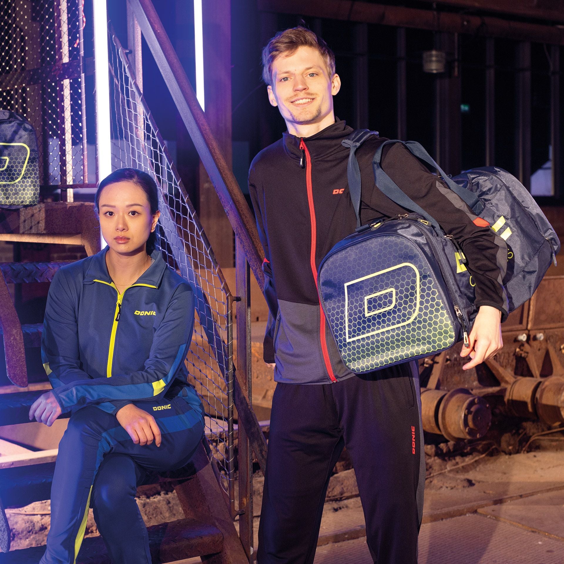 Donic トラックスーツパンツ トレイル ジュニア ネイビー／ロイヤルブルー／ライム